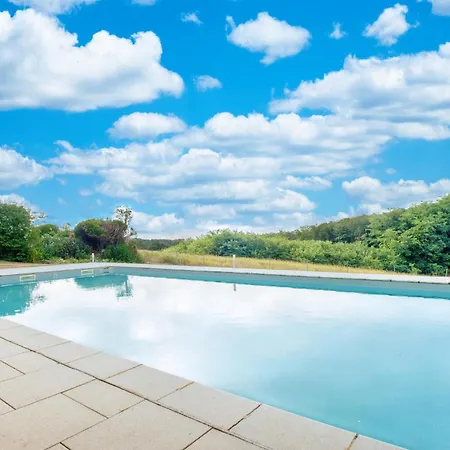 Charmante Maison Avec Piscine Hébergement de vacances Journiac